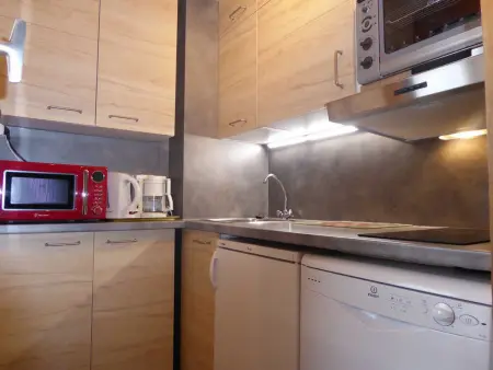 Charmant appartement rénové 2/3 pièces pour 5 pers, proche pistes et commerces, parking gratuit - Photo 3