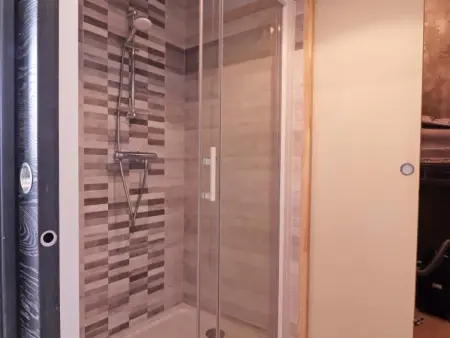 Maison spacieuse avec jardin, spa et salle de jeux - Photo 22