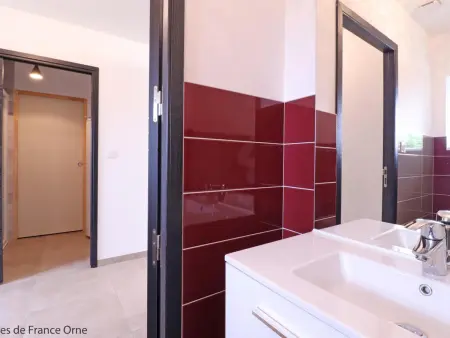 Maison spacieuse avec jardin, spa et salle de jeux - Photo 23