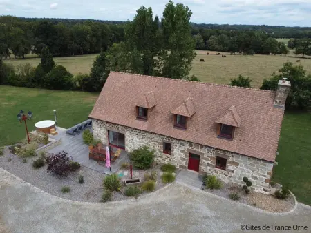 Maison spacieuse avec jardin, spa et salle de jeux - Photo 27