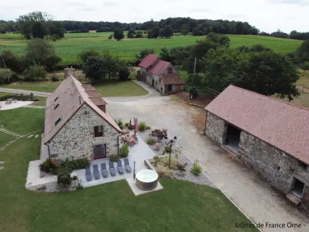 Maison spacieuse avec jardin, spa et salle de jeux - Photo 28