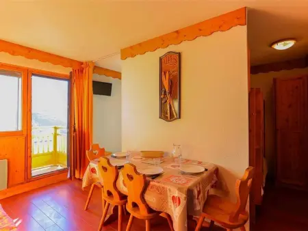 Charmant Appartement Rénové - 4 Pers, Balcon Sud, Cœur de Val Thorens, Accès Pistes et Commerces - Photo 2