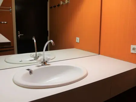 Studio Montagne à Vars, 4 couchages, centre station, à 30m des pistes - Photo 10