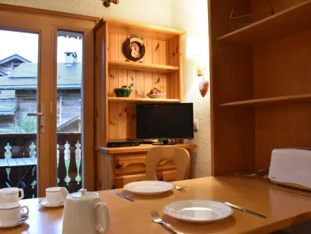 Charmant Studio rénové, balcon Sud, à 50m des pistes - Méribel - Photo 12