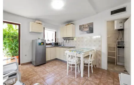 Maison 4 personnes à Brodarica - Photo 2