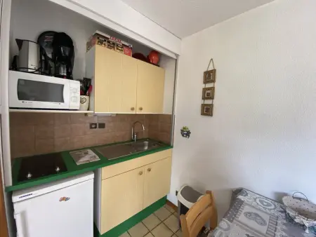 Studio 4 pers au pied des commerces, 450 m des pistes - Photo 5