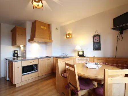 Appartement de 45m² avec balcon, 5 couchages, à 300m des pistes et commerces, bien équipé - Photo 1