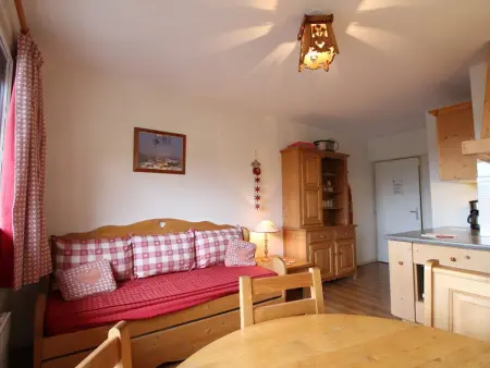 Appartement de 45m² avec balcon, 5 couchages, à 300m des pistes et commerces, bien équipé - Photo 8