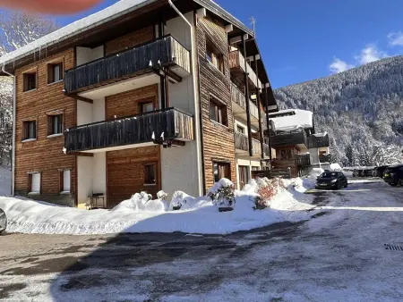Appartement de 45m² avec balcon, 5 couchages, à 300m des pistes et commerces, bien équipé - Photo 14