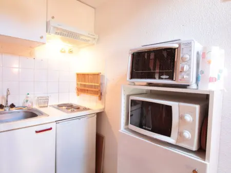 Studio mezzanine 5 pers, pied des commerces, 450m des pistes - Photo 2