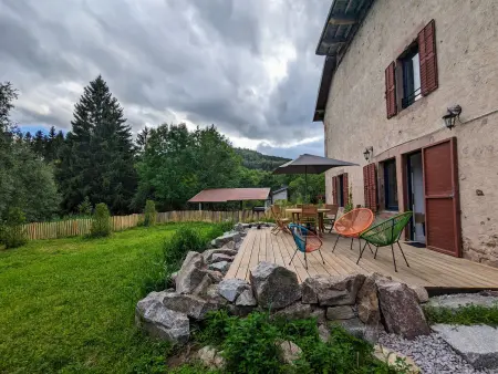 Gîte Vosgien Rénové avec Jardin, Proche Gérardmer et Activités de Plein Air - Photo 2