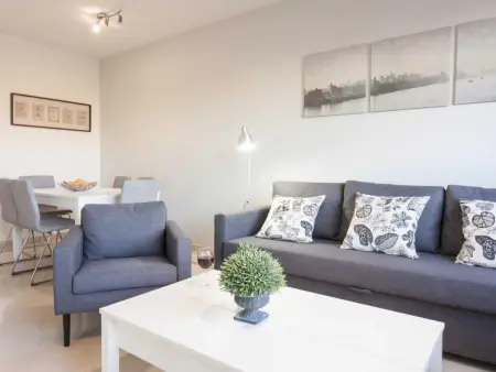Spacieux Apt. 2 Ch. au Dernier Étage avec Ascenseur, 2 SDB, Clim, Wifi et Cuisine Équipée - Photo 4