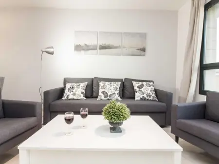 Spacieux Apt. 2 Ch. au Dernier Étage avec Ascenseur, 2 SDB, Clim, Wifi et Cuisine Équipée - Photo 6
