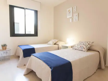 Spacieux Apt. 2 Ch. au Dernier Étage avec Ascenseur, 2 SDB, Clim, Wifi et Cuisine Équipée - Photo 14