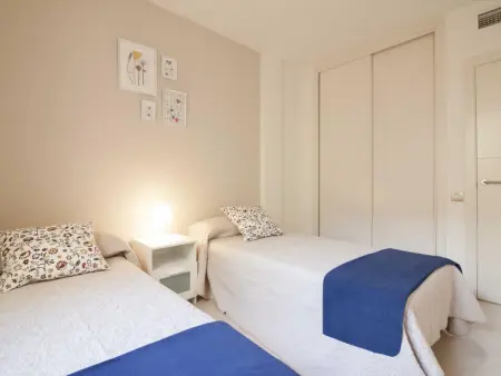 Spacieux Apt. 2 Ch. au Dernier Étage avec Ascenseur, 2 SDB, Clim, Wifi et Cuisine Équipée - Photo 15