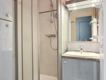 Studio rénové avec cabine à Flaine, balcon ensoleillé - Photo 7