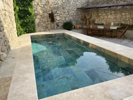 Maison en pierre avec piscine, 6 couchages, située au cœur de Mallemort, Provence. - Photo 1