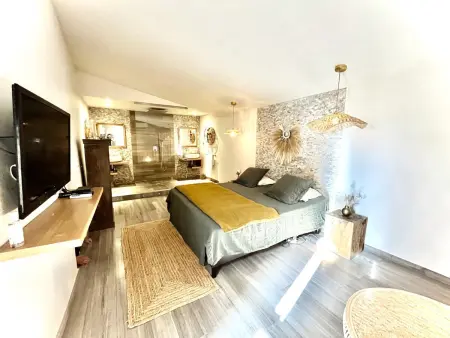 Maison en pierre avec piscine, 6 couchages, située au cœur de Mallemort, Provence. - Photo 6