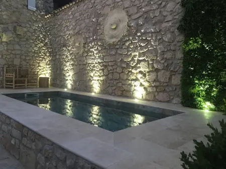 Maison en pierre avec piscine, 6 couchages, située au cœur de Mallemort, Provence. - Photo 10