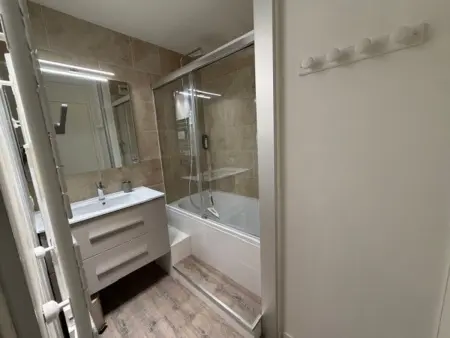 Grand Duplex Confort au Centre, 6 Pers, Garage, Balcon, Proche Commerces et Pistes - Photo 9