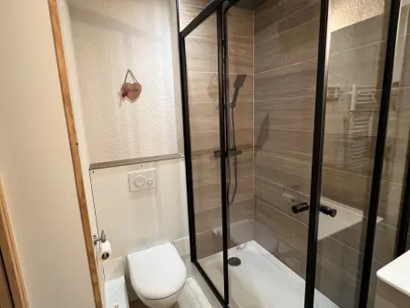 Grand Duplex Confort au Centre, 6 Pers, Garage, Balcon, Proche Commerces et Pistes - Photo 10