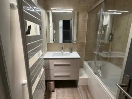 Grand Duplex Confort au Centre, 6 Pers, Garage, Balcon, Proche Commerces et Pistes - Photo 12
