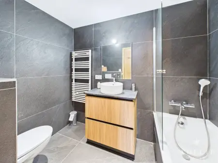 Superbe Apt 5P au Centre, 200m des Pistes, 3 SDB, Mezzanine, Balcon Sud, Parking, WiFi - Photo 14