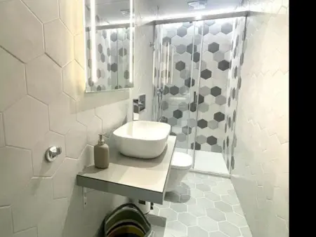Appartement Moderne 1 Chambre avec Balcon au Cœur de Séville, Alameda de Hércules - Photo 5
