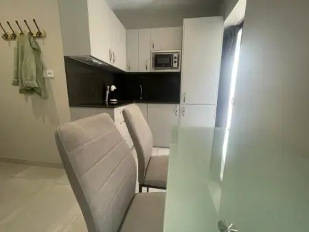 Charmant Appartement Moderne 2 Chambres au Cœur de Séville - Wi-Fi Gratuit et Climatisation - Photo 3