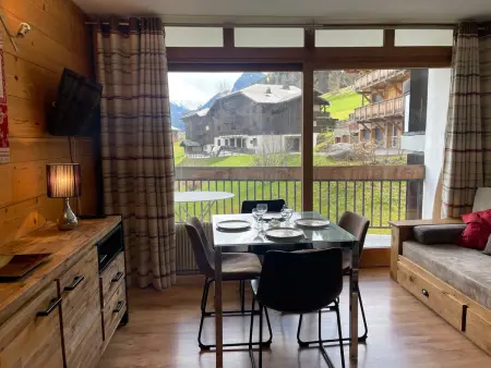 Studio ski aux pieds avec balcon ensoleillé, WIFI à Morzine - Photo 6