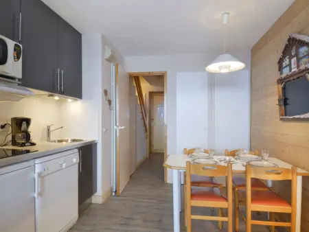 Appartement rénové au pied des pistes avec balcon - Photo 2