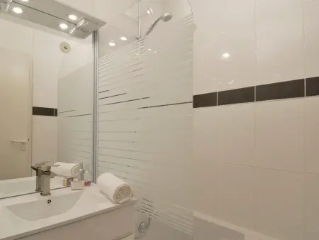 Appartement rénové au pied des pistes avec balcon - Photo 8
