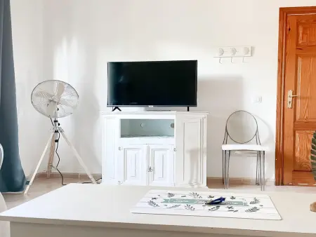 Maison de Vacances Spacieuse avec Terrasse et Piscine à Corralejo, Idéale pour 4 Personnes - Photo 7