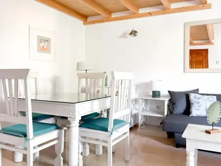 Maison de Vacances Spacieuse avec Terrasse et Piscine à Corralejo, Idéale pour 4 Personnes - Photo 8