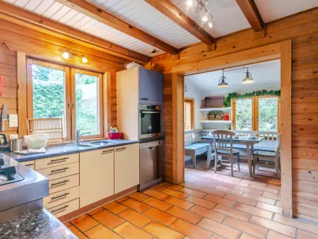 Chalet spacieux avec jacuzzi et sauna à Morzine, animaux acceptés - Photo 4