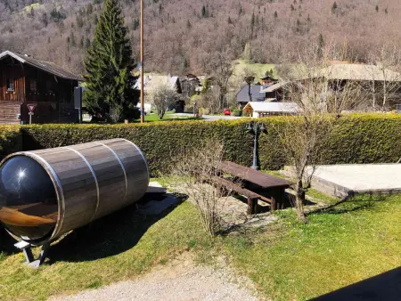 Chalet spacieux avec jacuzzi et sauna à Morzine, animaux acceptés - Photo 18