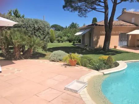 La Sarrazine, Villa avec beau jardin et piscine privée - Photo 7