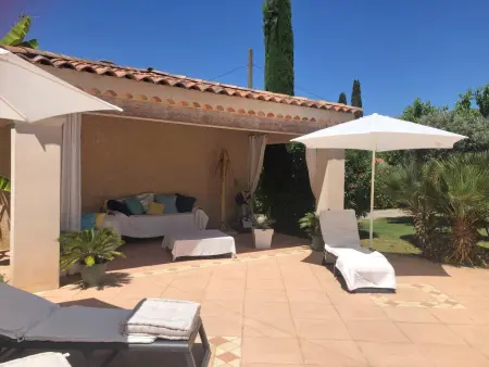 La Sarrazine, Villa avec beau jardin et piscine privée - Photo 10