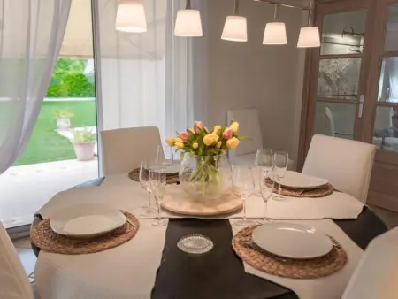 La Sarrazine, Villa avec beau jardin et piscine privée - Photo 13