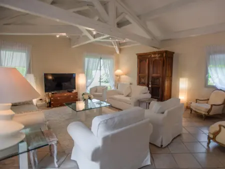 La Sarrazine, Villa avec beau jardin et piscine privée - Photo 17