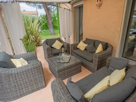 La Sarrazine, Villa avec beau jardin et piscine privée - Photo 38