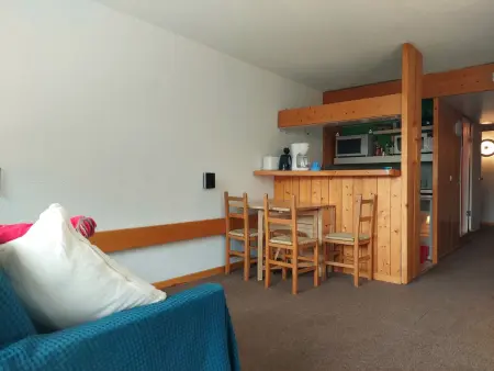 Studio lumineux au centre avec balcon, proche des pistes, Wifi gratuit - Photo 2