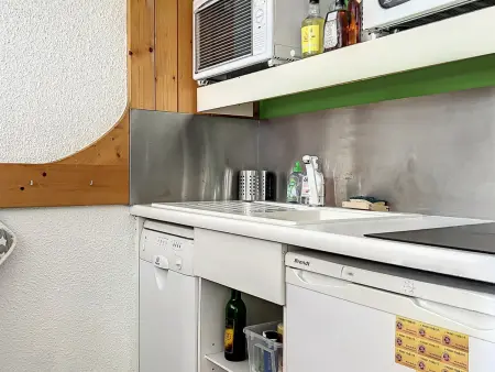 Studio lumineux au centre avec balcon, proche des pistes, Wifi gratuit - Photo 5
