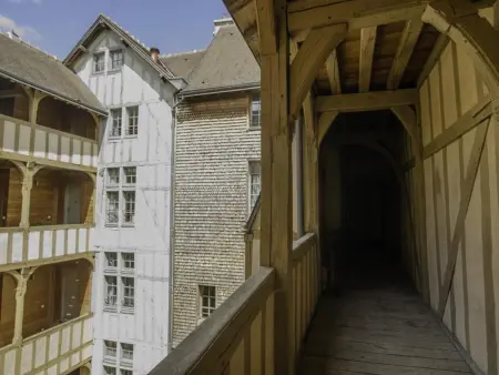 Unique triplex médiéval à Troyes, idéal pour familles - Photo 7