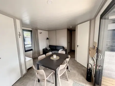 Chalet standing, 6 couchages, piscine chauffée, terrasse privée, proche plage et commerces - Photo 3