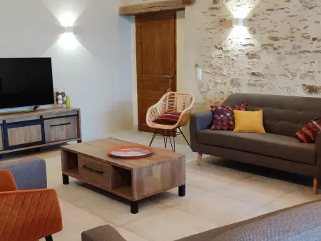 Gîte rénové avec piscine intérieure, accessible PMR, en plein cœur du Bocage Vendéen. - Photo 3