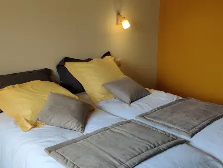 Gîte rénové avec piscine intérieure, accessible PMR, en plein cœur du Bocage Vendéen. - Photo 14