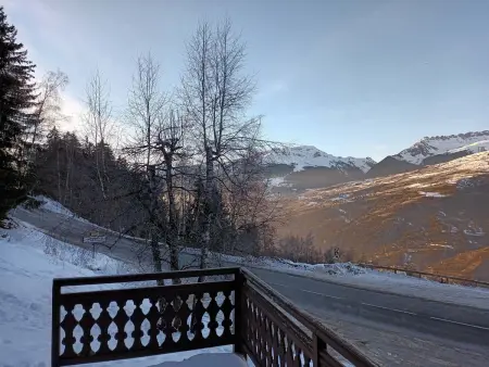 Studio agréable près des pistes avec terrasse et casier à skis - Photo 4