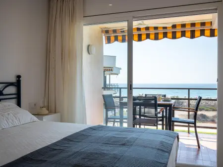 Appartement rénové face plage avec piscine, Appartement 4 personnes à Creixell - Photo 18