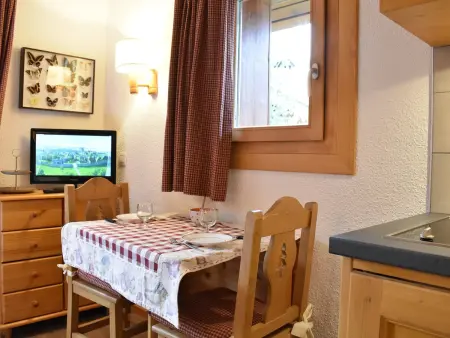 Charmant Studio Rénové pour 3 Personnes à Méribel, Proche Pistes et Commerces, Balcon Sud - Photo 3